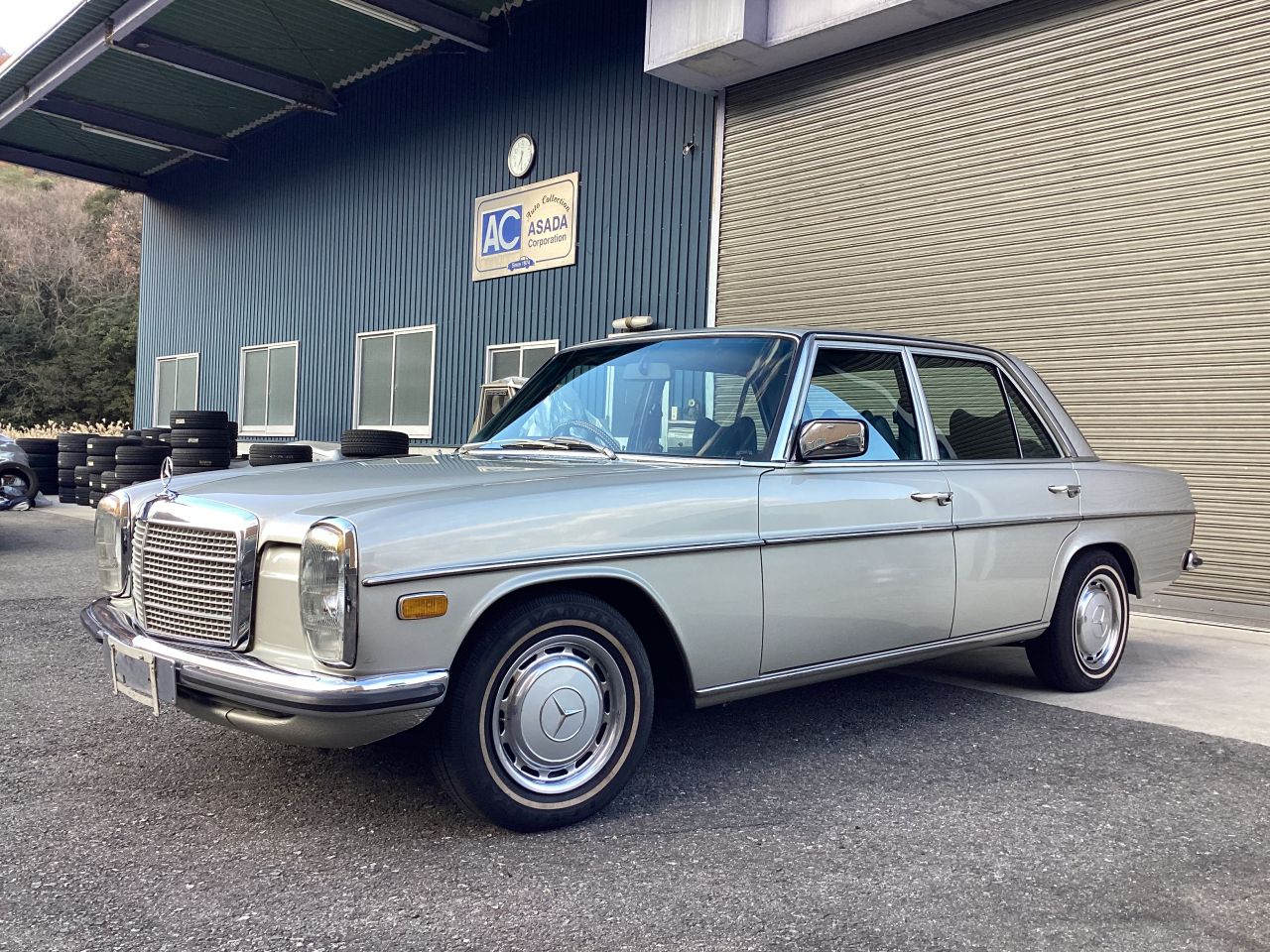 Mercedes-Benz 114