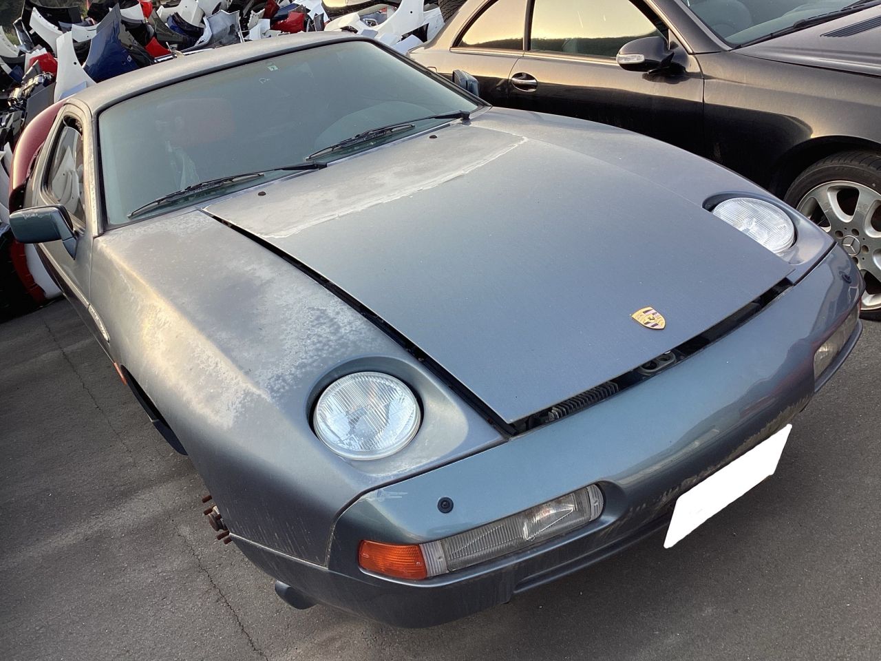 PORSCHE 928