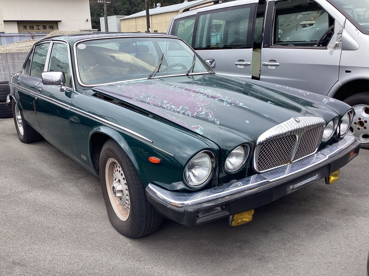 Daimler Double Six